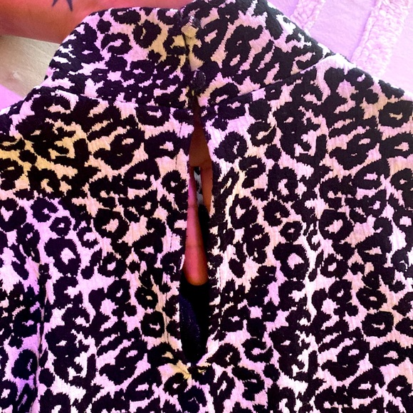 Express high neck puff sleeve cheetah print top! - Picture 8 of 8